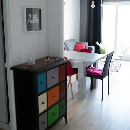 Mama With Aircon Including Parking 2 Cars Apartament *