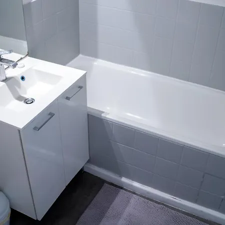 Mama With Mobile Aircon, Including Free Parking Space At 300 Meters Apartman *