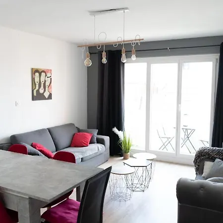 Apartmán Mama With Mobile Aircon, Including Free Parking Space At 300 Meters