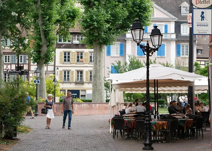 شقة Mama With Mobile Aircon, Including Free Parking Space At 300 Meters *