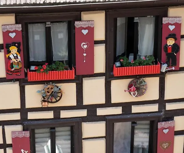 Mama With Mobile Aircon, Including Free Parking Space At 300 Meters *