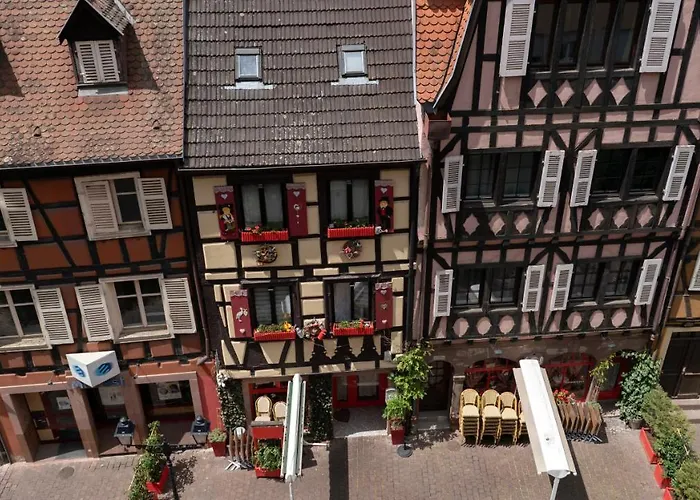 شقة Mama With Mobile Aircon, Including Free Parking Space At 300 Meters