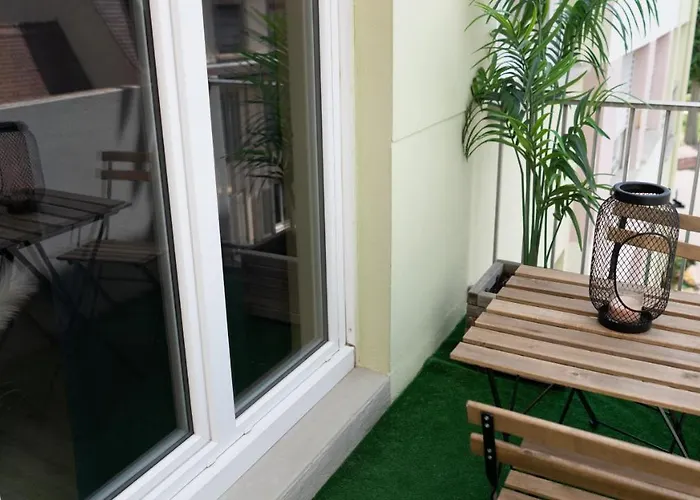 Mama With Mobile Aircon, Including Free Parking Space At 300 Meters شقة *