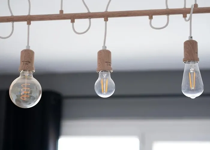 شقة Mama With Mobile Aircon, Including Free Parking Space At 300 Meters *