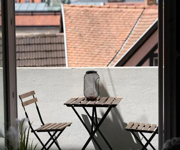 Mama With Mobile Aircon, Including Free Parking Space At 300 Meters Apartamento